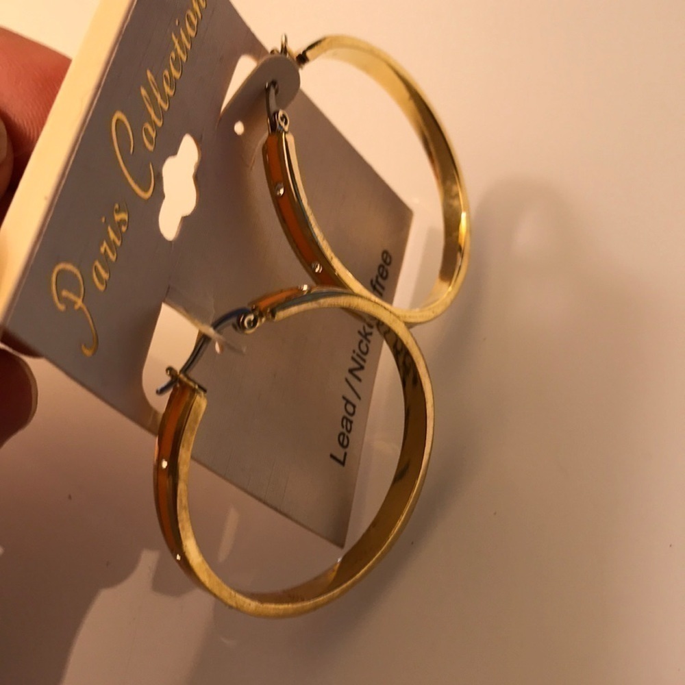 Paris Collection hoop 1 1/2 diameter pierce lock gold tone metal enamel cream - Picture 2 of 5